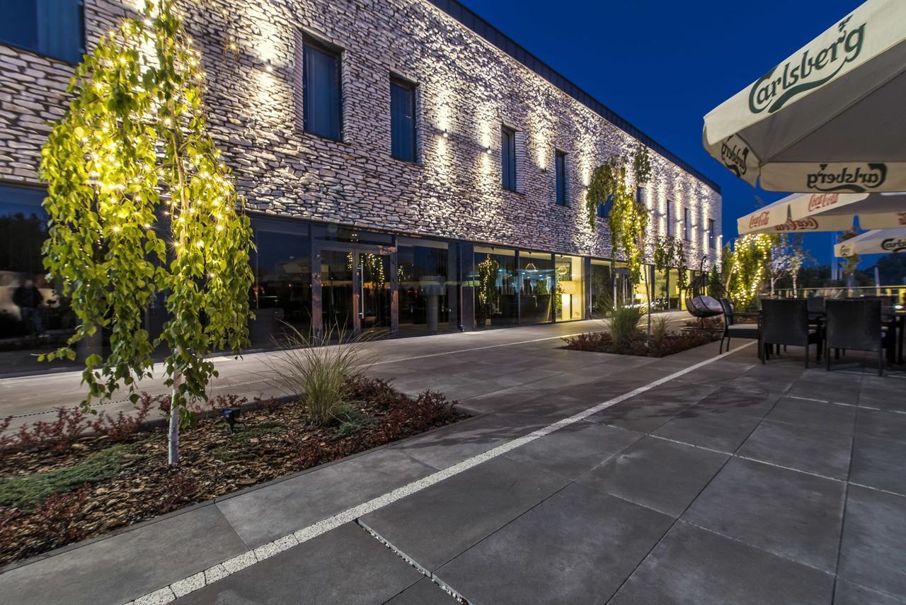 Edels Hotel Chelm Exterior photo